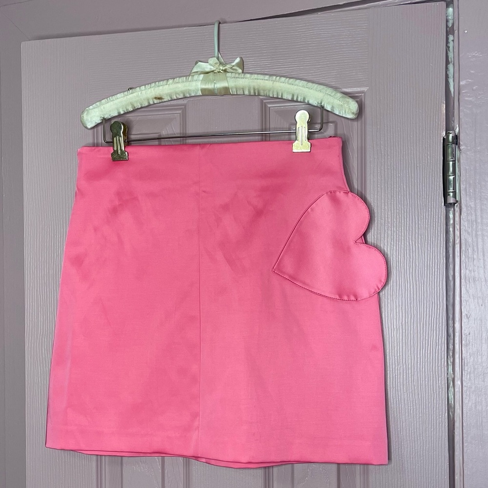 Zara NWT satin high-waisted mini skirt with heart detail
